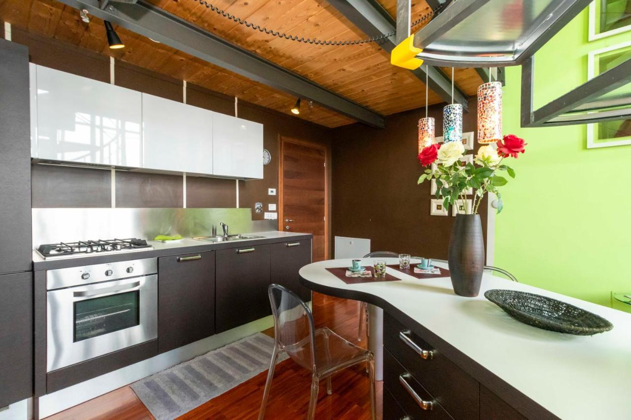 Dora Riverside Modern Apartment With Private Parking Turín Exterior foto